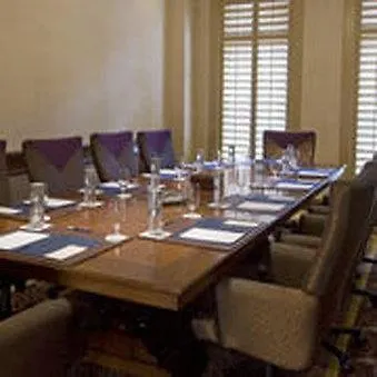 The Ashton 3*