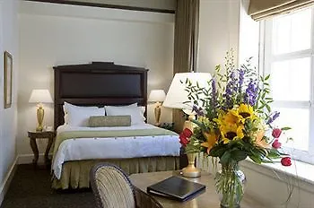 The Ashton Hotel 3*