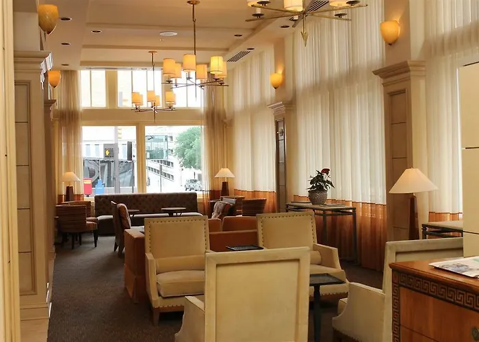 The Ashton 3* Fort Worth