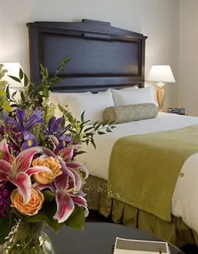 The Ashton Hotel 3*